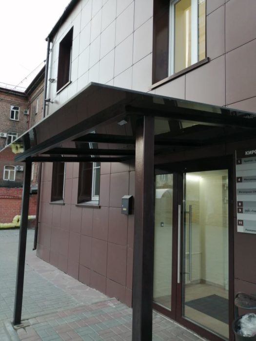 Навес над входной группой